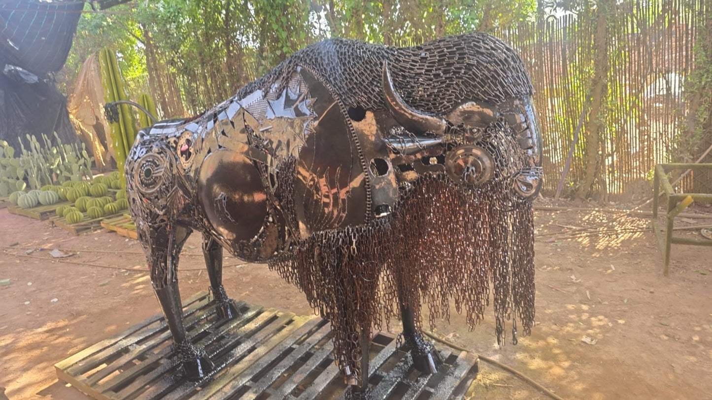 Bison, recyceltes Eisen