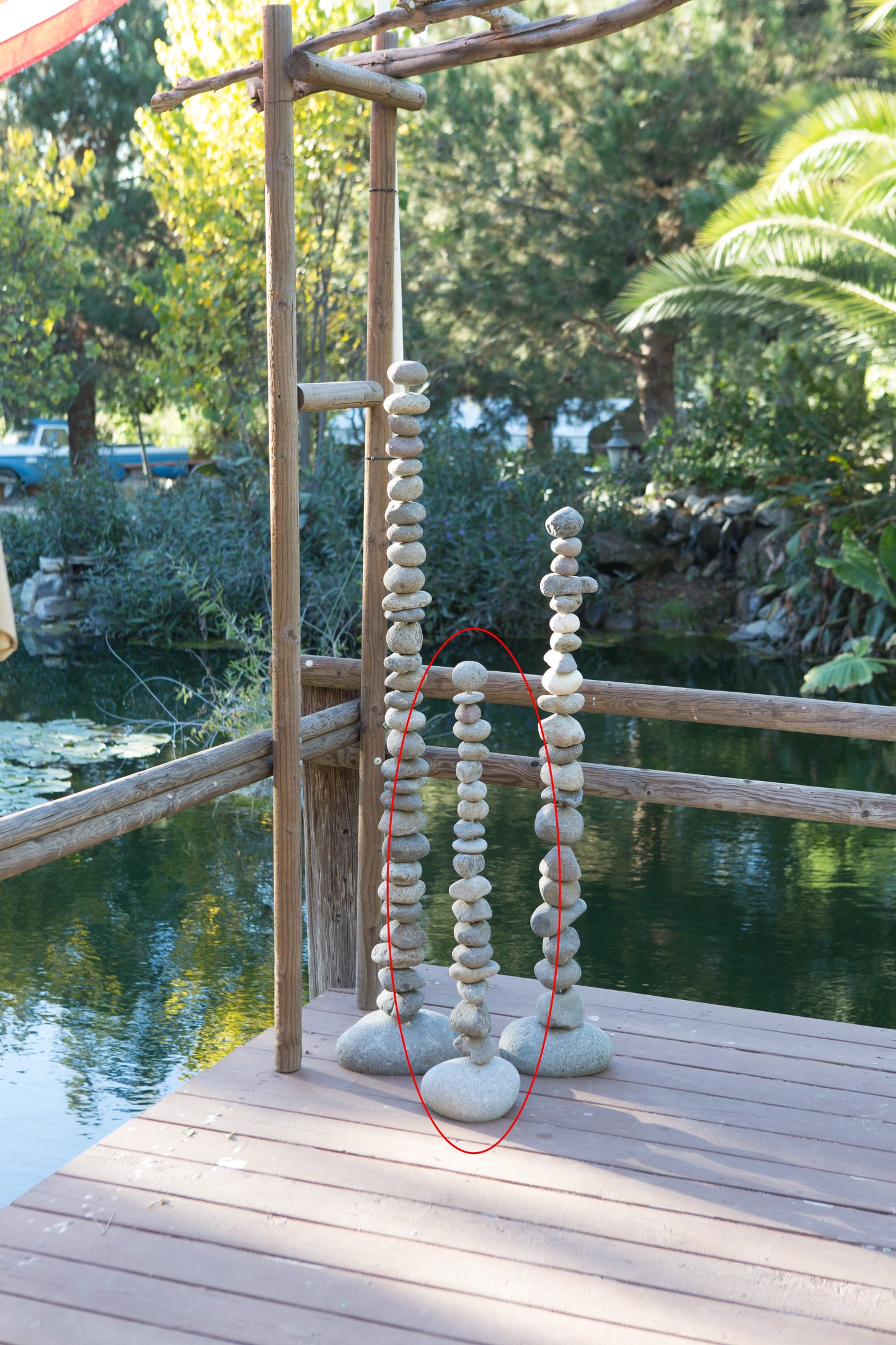 "Stein-Säulen" aus Beach Pebbles
