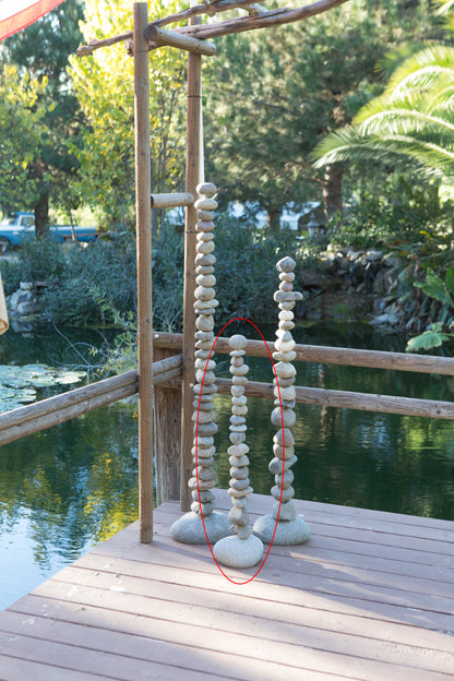 "Stein-Säulen" aus Beach Pebbles